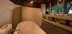 Luangwa - Bathroom